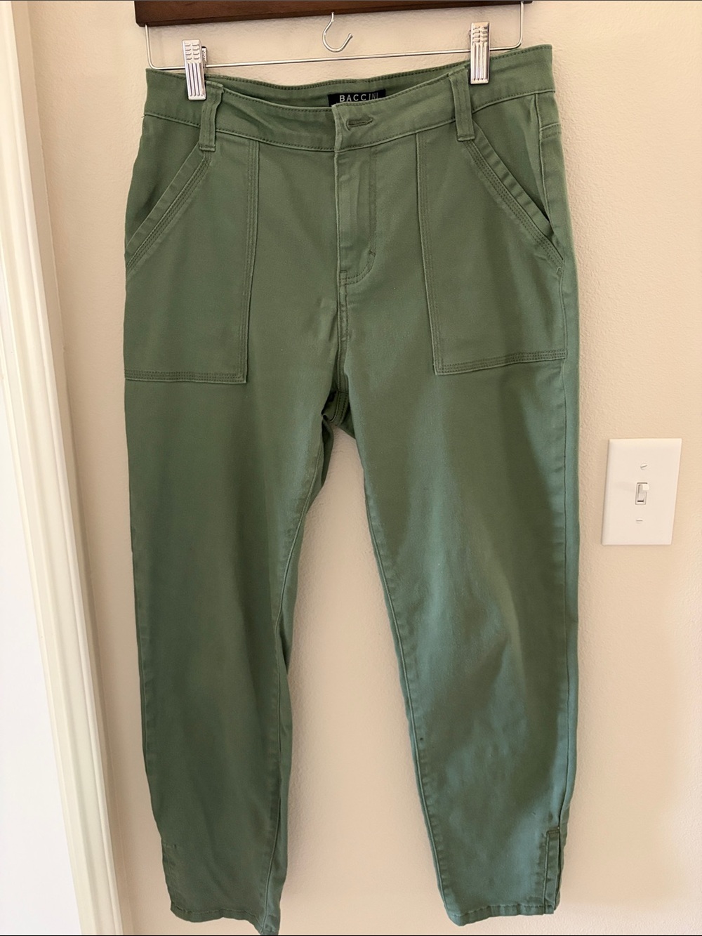 Women’s BACCINI Olive Green Jeans-size 8